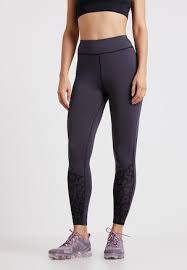 Pin Op Sport Kleding