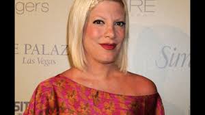 Photo : Tori Spelling et son mari Dean McDermott avec leurs enfants Liam et  Stella à Malibu en août 2011