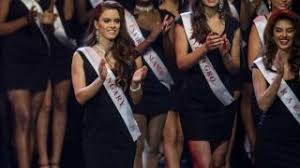 Ezek bizony mi vagyunk köszönjük szépen. Gelencser Timi 24 Hu