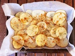 La buccia delle patate è uno scarto in cucina? Patate Light Al Forno Senza Olio E Senza Sale Ricette Al Volo