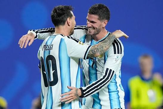 Defending champion Argentina beats Algeria 3-0 in opener
