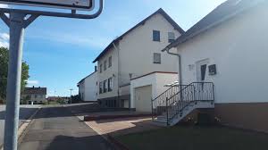 Unterbringung der fahrzeuge steht ein tiefgaragenslplatz zur verfügung!weiterhin verfügt die wohnung noch 4 Zimmer Wohnung Zu Vermieten Bodelschwinghstr 24 A 66424 Homburg Erbach Homburg Mapio Net