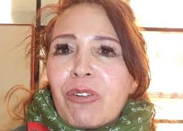 Niña de 11 años escogía comida de la basura para sus hermanos