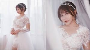 Misalnya yaitu dengan busana pengantin seperti model baju kurung dengan potongan lurus yang tidak memberikan. 7 Potret Prilly Latuconsina Pakai Baju Pengantin Curi Perhatian Hot Liputan6 Com