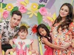 Belum lama ini, suami celine evangelista itu. Menolak Cerai Dengan Suami Celine Evangelista Akui Rindu Stefan William Indozone Id