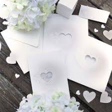 Einladungen dienen einerseits zur information, andererseits sind sie die schönste ausdrucksform der persönlichkeit eines paares, die schon monate vor der feierlichkeit die gäste erreichen. Hochzeitskarten Selber Basteln Mit Scrapbooking Weddix
