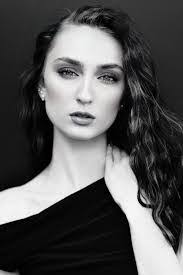 Adele Conway's Instagram, Twitter & Facebook