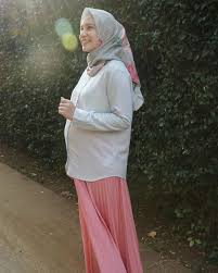 Bahkan dia masih aktif sampai 2020 arya saloka ternyata sudah menikah dan memiliki anak lelaki yang sangat menggemaskan. Putuskan Hengkang Dari Sinetron Top Berikut 10 Potret Terkini Putri Anne Yang Tengah Berbadan Dua