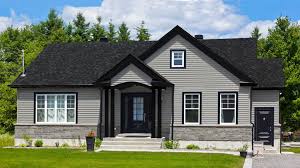 Votre Maison Pour Le Prix D Un Loyer Livraison Rapide Soumission Gratuite Gray House Exterior House Paint Exterior Bungalow Exterior