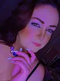 Amber Eden's Instagram, Twitter & Facebook