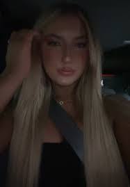 Kelsey Carlson's Instagram, Twitter & Facebook