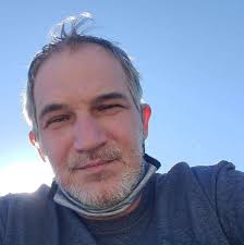 Does anyone work at Buddeez? I'm curious what its like working there.