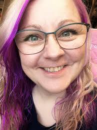 Hello! As a long time lurker at the Dull Men its safe to say that finding  this group was a highlight today. I am a norwegian papercrafter who loves  the dull and