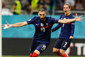 L'objectif pour l'équipe de france, c'est d'aller le plus loin possible, être championne d'europe, confie didier deschamps Equipe De France Mourinho Felicite Benzema Pour Son Euro