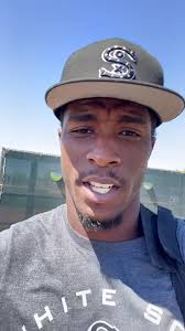 Who gave these guys our phone? 📲😂 #mlb #passingthephone