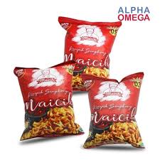 Keripik maicih terbuat dari singkong pilihan, minyak nabati, dan cabai kering sebagai penambah rasa pedas. Jual Maicih Keripik Singkong Pedas 100 Gram Cemilan Singkong Spicy Level 10 Jakarta Barat Alphaomega Shop Tokopedia