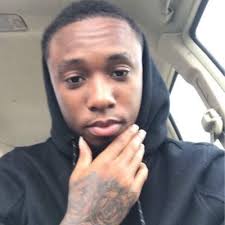 Christopher Roberto Raven Jr (@RobertoJr210)