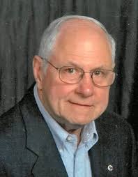 Lee Hermsen's Instagram, Twitter & Facebook