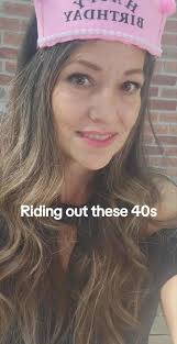 Sarah just Sarah (@sarahjustplainsarah)