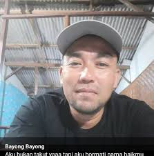 Presiden Prabowo Subianto resah dengan aksi premanisme berkedok Organisasi  Kemasyarakatan (Ormas). Hal itu disampaikan Juru bicara Presiden yang juga  merupakan Menteri Sekretaris Negara Prasetyo Hadi, di Istana Kepresidenan  Jakarta, Jumat (9/5/2025). "Jadi