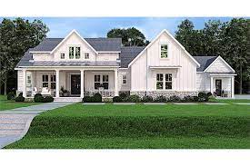 Transitional Farmhouse 3 Bedrms 3 5 Baths 2484 Sq Ft Plan 106 1324 Farmhouse Style House Craftsman House Plans Farmhouse Style House Plans