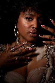 En kendt producer inviterede engang Iris Gold til det, der kunne have været  hendes livs bedste fest