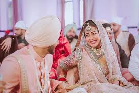 Neha Kakkar Wedding Function Pictures In 2020 Indian Wedding Outfits Best Wedding Dress Designers Wedding Outfit