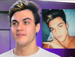 Jordan Holcombe (@hereliesjordan)