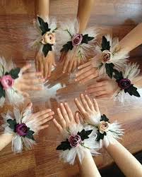 Harika Organizasyon Bileklikleri Herturlu Organizasyonda Kullanin Farkliliginizi Ve Sikliginizi Gosterin Ne Diy Wedding Wedding Decorations Wedding Deco