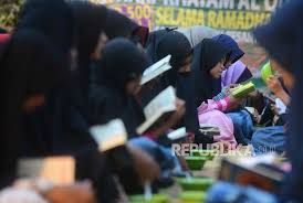 Maybe you would like to learn more about one of these? Alasan Muslimah Dituntut Untuk Pintar Dan Menguasai Ilmu Republika Online