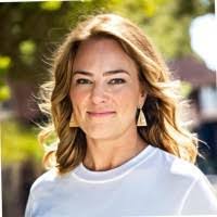 Whitney Thomas's Instagram, Twitter & Facebook