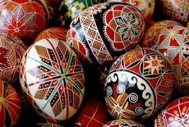 Ukrainian Eggs Around My Grandma S Table Decoration Oeuf De Paques Oeufs De Paques Oeuf Decoratif