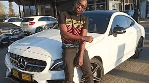 Tv personality musa mthombeni is taking in the sights of brazil while on vacation with a group of friends. Dr Musa Mthombeni Replaces Shaka Sisulu On Trending Sa