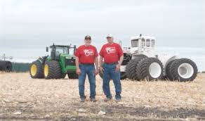 It is billed by the owners and exhibitors as the world's largest farm tractor. Video The No Tillers Who Own The World S Largest Tractor No Till Farmer