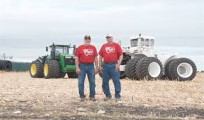 It is billed by the owners and exhibitors as the world's largest farm tractor. Video The No Tillers Who Own The World S Largest Tractor No Till Farmer