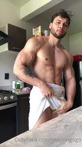 Dick in the kitchen - ThisVid.com