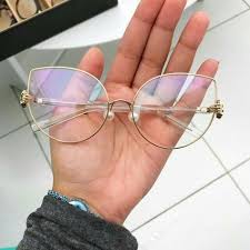 Pelbagai boleh didapati dalam pemilihan warna yang dalam fesyen 2017 banyak laluan klasik diguna pakai. 150 Cermin Mata Ideas Fesyen Fesyen Remaja Fesyen Wanita