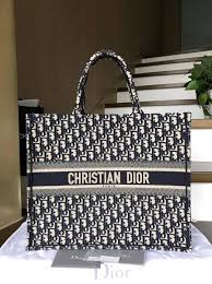 Dior book tote blue dior palms embroidery large 031. French Counters Purchase Diordiao S Book Tote Diors Oblique Handbag Tote Bag Size 41 5 32 5 Cm Lazada