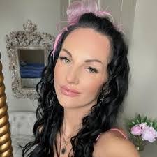 Danielle Revell's Instagram, Twitter & Facebook