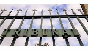 La conduite sous emprise d'alcool est la deuxième cause de mortalité sur les routes de france, après la vitesse. Digoin Sous L Emprise De L Alcool Il Agresse Sa Mere Il Est Condamne A Un An Et Demi De Prison Ferme