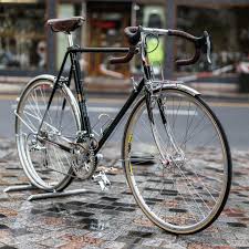 Ein Klassischer Randonneur Mit Rahmenschalthebeln Und Dreifach Kurbel Fahrrad Blog Vintage Fahrrad Retro Fahrrad