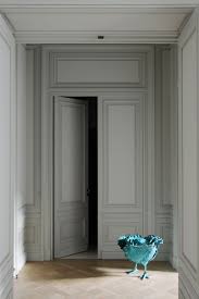 Un Appartement A Paris Signe Joseph Dirand Porte Interieur Bois Peinture Boiserie Interieur Maison