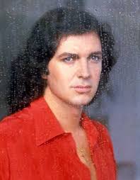 Biografia De Camilo Sesto En Español Camilo Sesto Alcoy 16 De Septiembre De 1946 Es El Nombre Artistico De Camilo Blanes Cortes Cantante Productor Musical Y Compositor Singer Superstar Latino