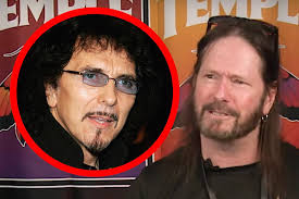 10 More Iconic Riffs Played by Guitarists You Know