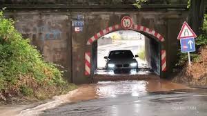 Das tief ulfert könnte starkregen, hagel und schwere sturmböen in die region bringen. Schweres Unwetter Wutet In Hessen Video
