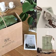 Farsdag nærmer seg, og det er definitivt vanskeligere å kjøpe for pappa enn det er for mor. Gavesaet Woodhill Gin