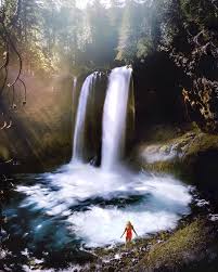 We usually park behind engineering, walk down to the gorge, (steep, on an old service road, about 1/2 mile) and then walk in the creek upstream to visit three holes and then turn back. Oregon Road Trip The Best Hot Springs Waterfalls And Photo Spots Jenn Explores Travel Landscape And Lifestyle Photographer
