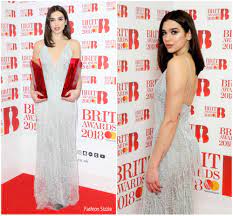 Given the context it was somewhat appropriate that dua lipa would be dressed for her fairytale moment at the o2 arena ahead of the 2018 brit awards on wednesday evening. Dua Lipa In Armani Prive Brit Awards 2018 Press Room Fashionsizzle