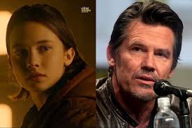 When you're both dead inside but still polite 🖐️🙂🖐️