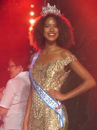 Annabelle varane, la petite soeur du footballeur raphaël varane était celle sur qui tout le monde pariait. Raphael Varane Sa Soeur Bientot Sacree Miss France 2019 People Bo Kay